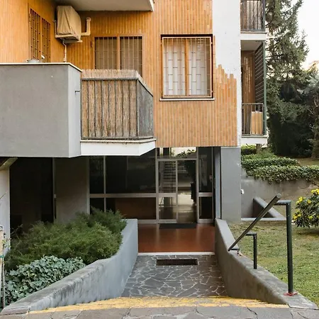 Una Stanza Silenziosa Nel Cuore Dei Navigli